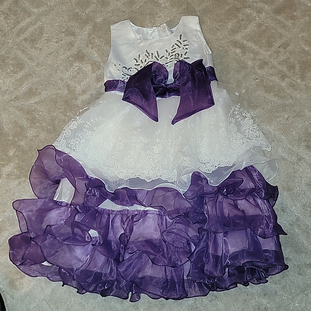 (J1) Formal Girl Dress White And Purple Ruffle size 6-8